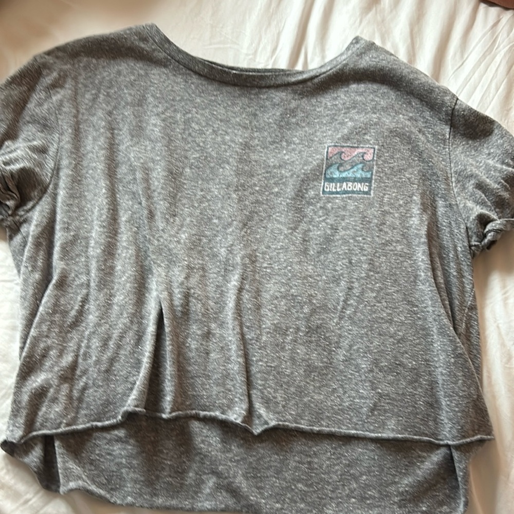 billabong cropped tee
